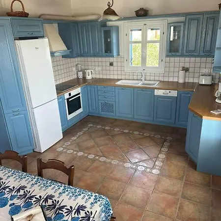 Serene, Spacious Paros Getaway Δρυός