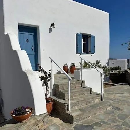 Serene, Spacious Paros Getaway Δρυός
