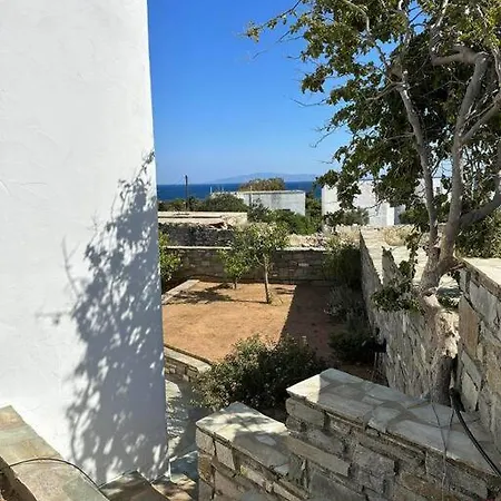 Serene, Spacious Paros Getaway Δρυός